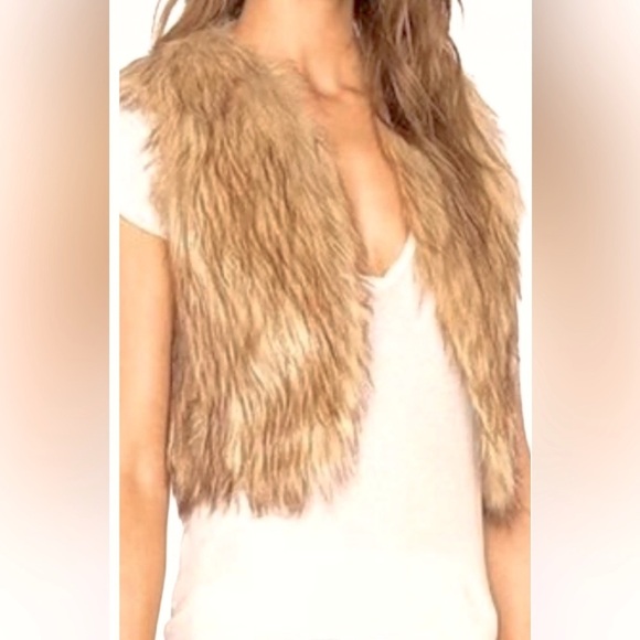 Old Navy Faux fur Vest Size M - Picture 1 of 6